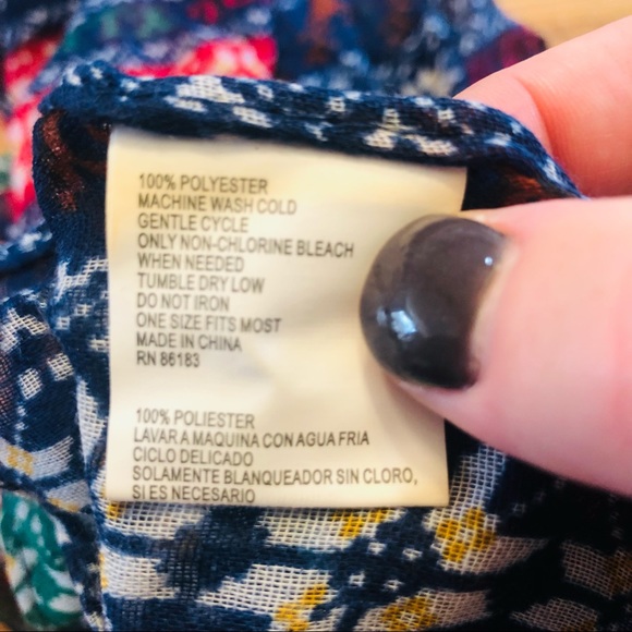 EUC!  Knitted & Sheer Infinity Fashion Scarf Bundle (2 scarves). - Picture 5 of 6